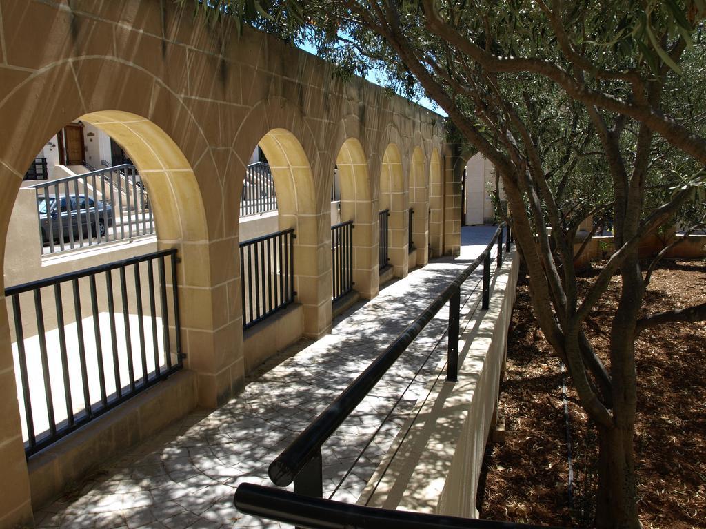 Rivotorto Retreat House Hotel Birkirkara Exterior photo